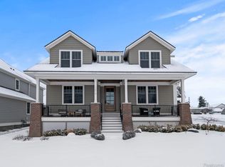 1214 N Pine St, Rochester, MI 48307