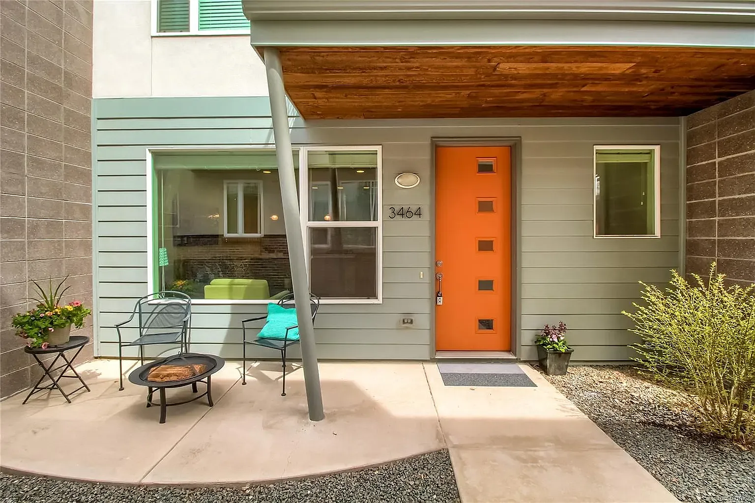 3 bed, 2.5 bath, 1526 sqft, $3,000 — Photo 2