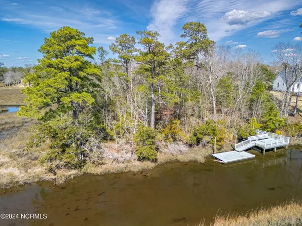 417 W Windward Landing Place, Hampstead, NC 28443