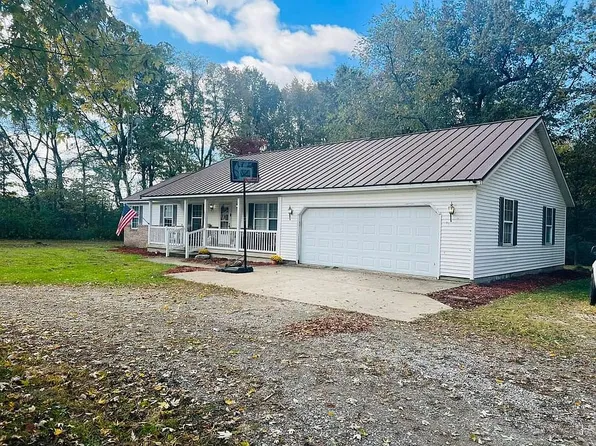 10221 N 1050th St, Newton, IL 62448