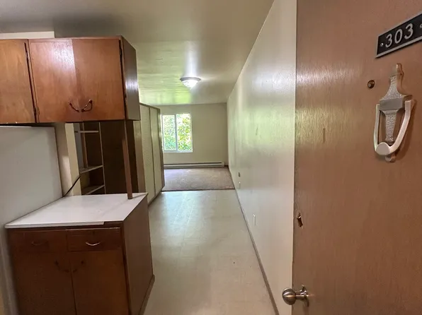 5033 15th Ave NE, Seattle, WA