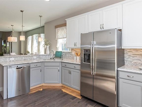 Model photo showing upgrades
