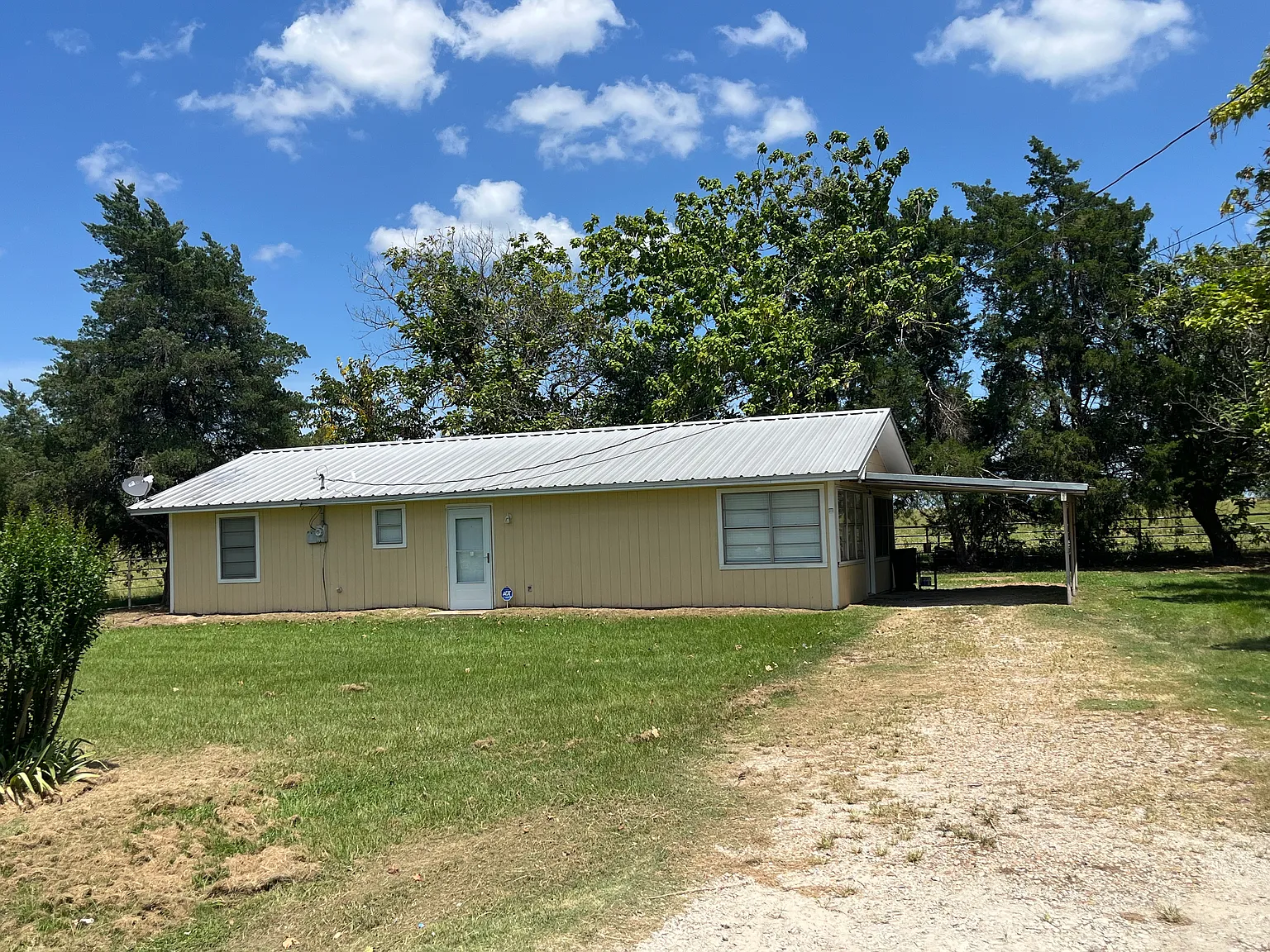 2 bed, 1100 sqft, $1,395 — Photo 1