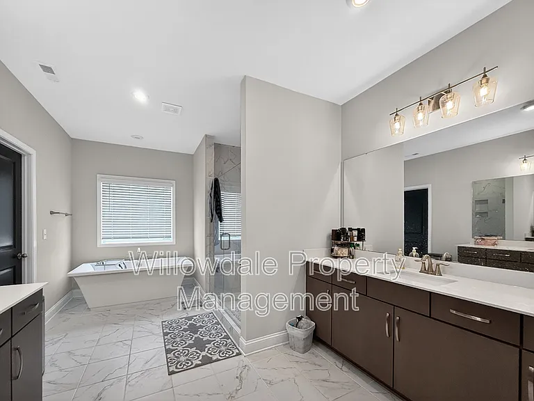 111 N Parkside Dr — Photo 35