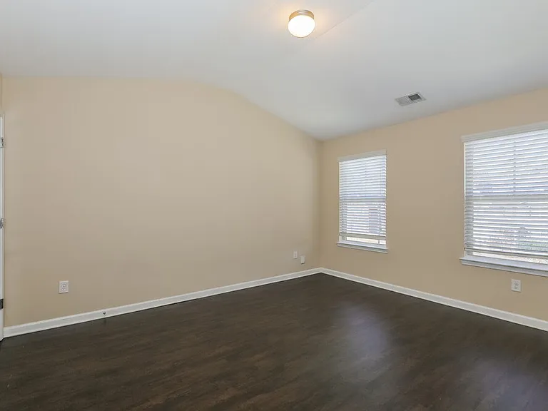 705 Yukon Way — Photo 14