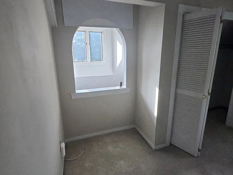104 Hampton Ct — Photo 42