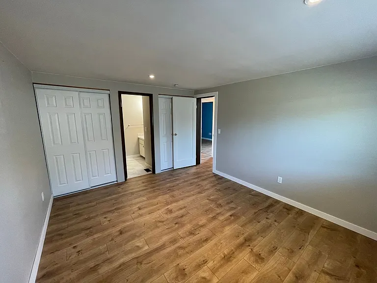 5311 Kingsway — Photo 26