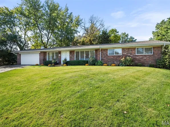 1301 Geders Ln, Saint Louis, MO 63122