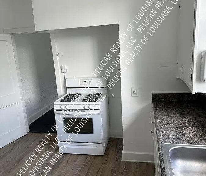 2915 Hollygrove St — Photo 6