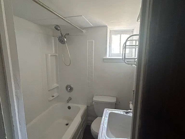 24 Enjay Ave — Photo 2