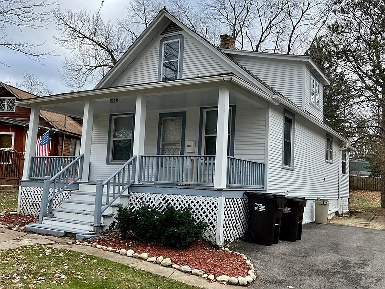 209 Circle Rd — Photo 2