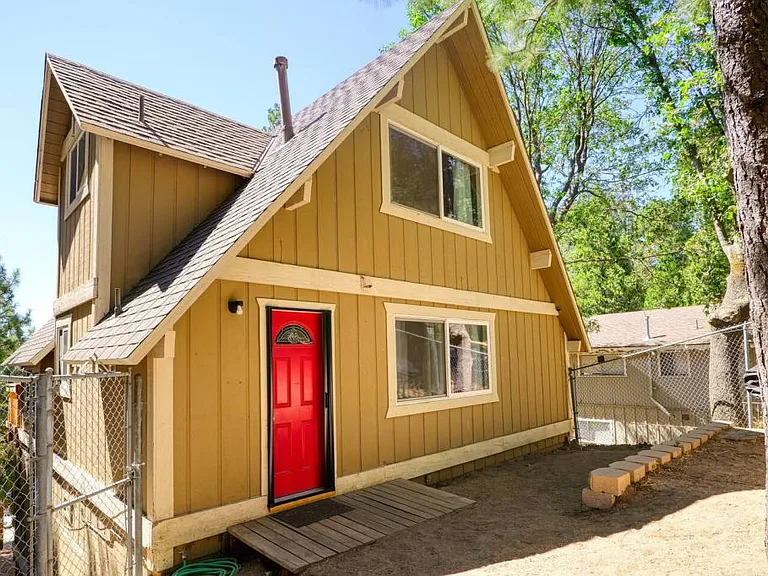 334 Weisshorn Dr — Photo 4