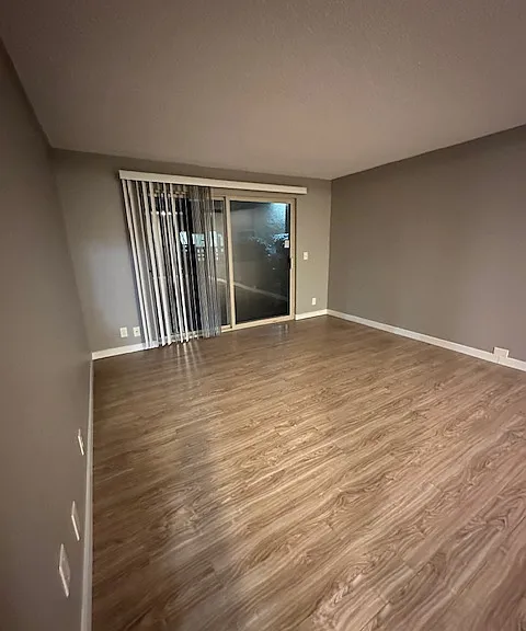 Emerald Place Apartments — Photo 5
