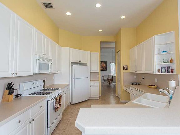 3rd image of 420 NW Aqua Vista Ln