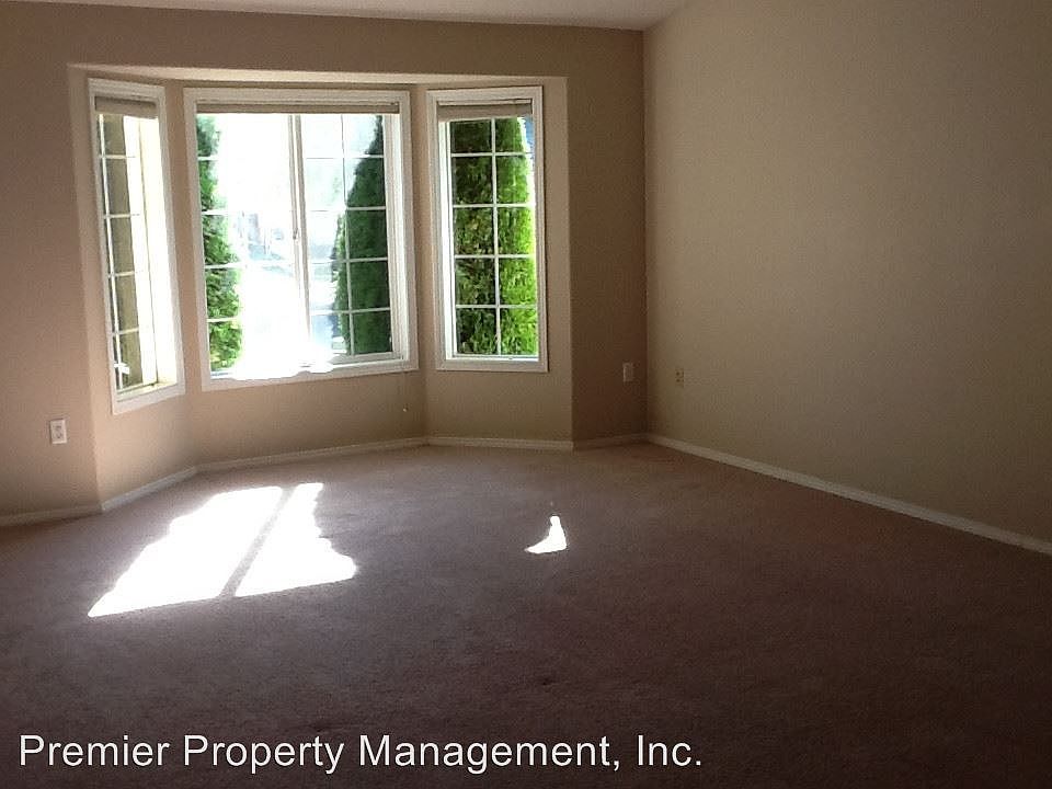 2nd image of 10006 NE 19th St