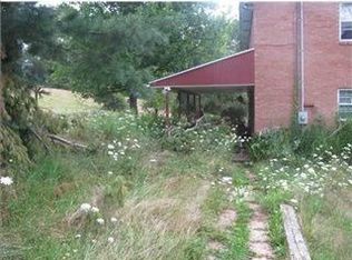 825 Baker Hill Rd, Washington, PA 15301