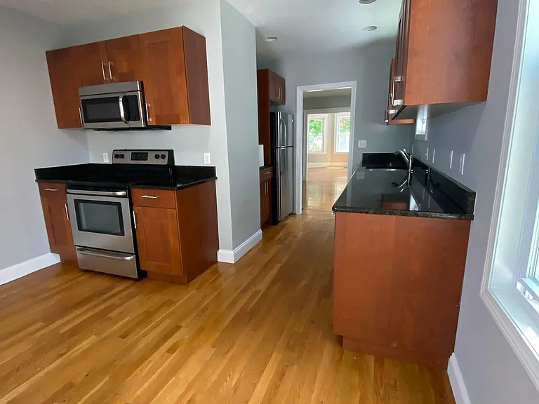 9 Erie St #9 — Photo 7