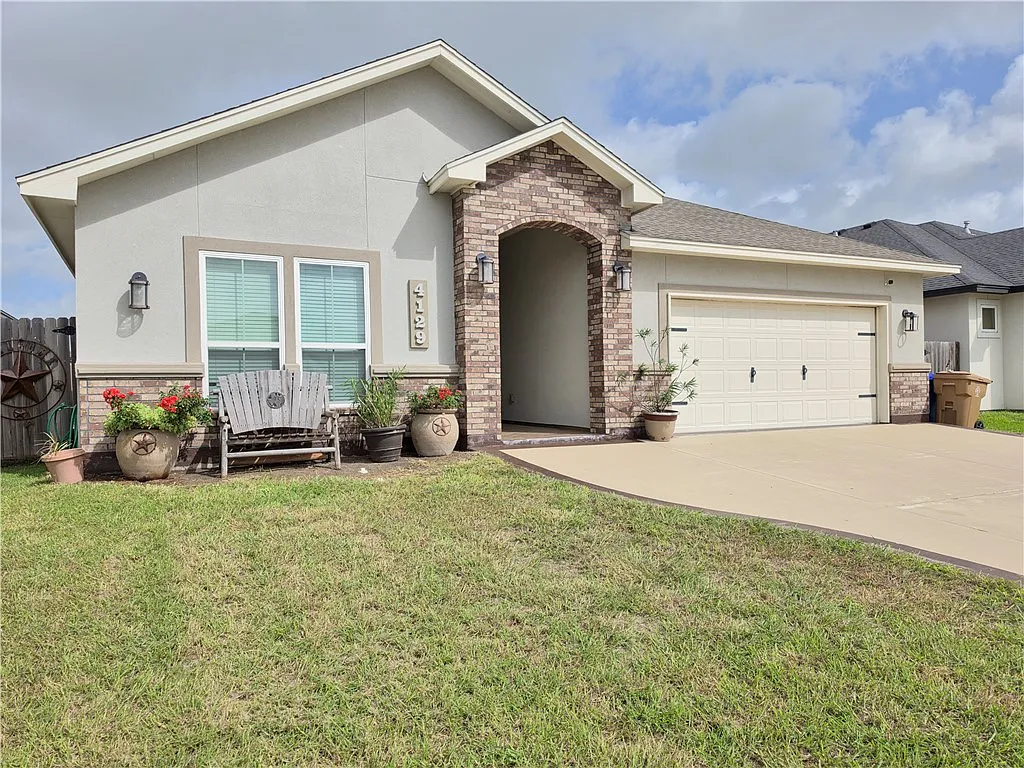 4 bed, 3.0 bath, 2332 sqft, $3,500 — Photo 2