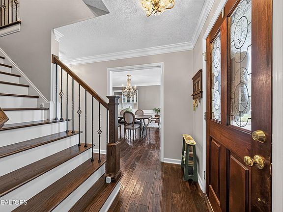 3rd image of 1204 Wenlock Rd