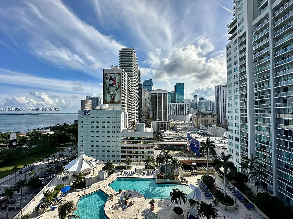 244 Biscayne Blvd #4307