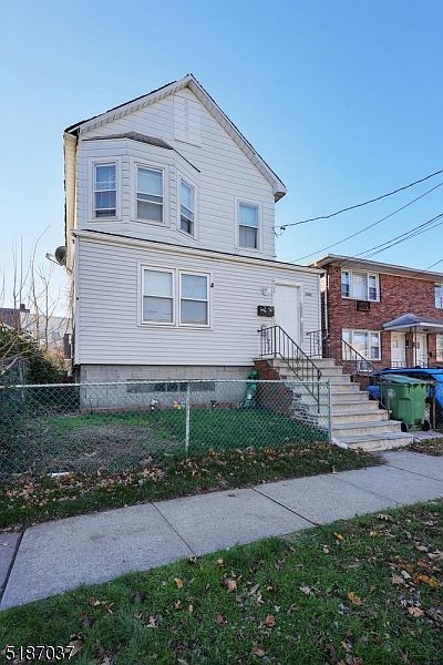 1st image of 1522 S Wood Ave