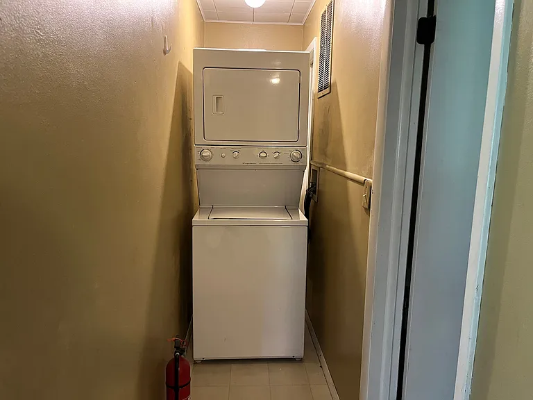 2220 E Market St #2222 — Photo 6