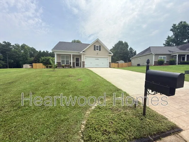 249 Blythe Creek Dr — Photo 36
