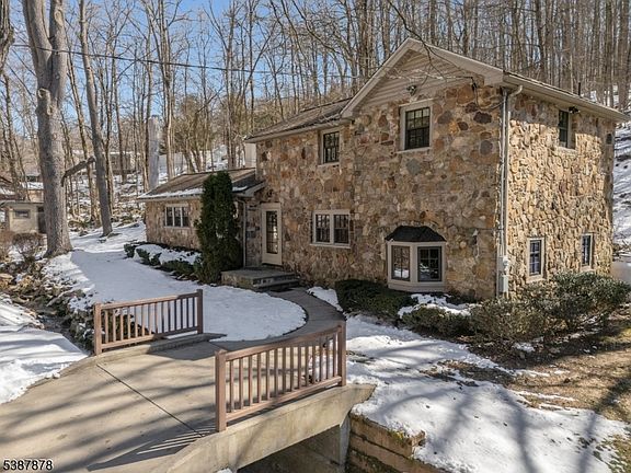 2nd image of 63 Sanatorium Rd