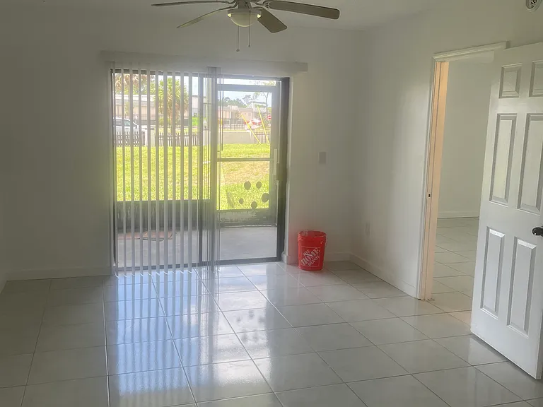 1011 Clearmont St NE #105 — Photo 6
