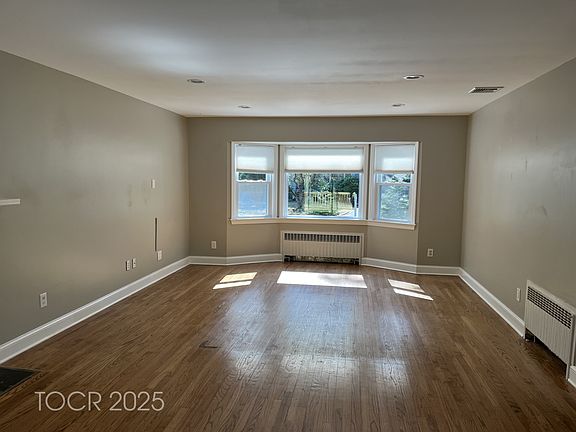 4th image of 320 N Central Ave