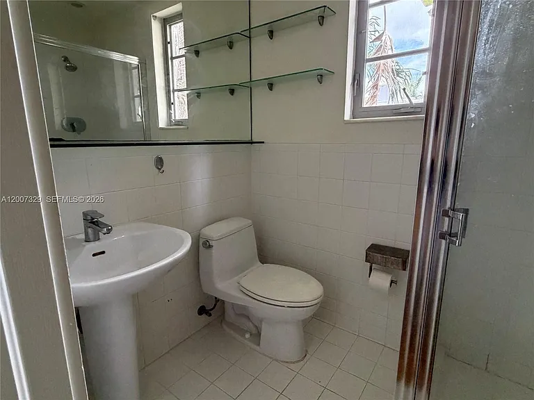 1551 Lenox Ave #7 — Photo 16