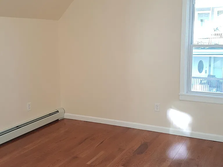 24 Frederick St — Photo 19