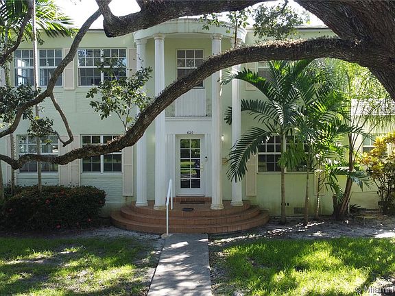 3rd image of 620 Palmarito Ct #620