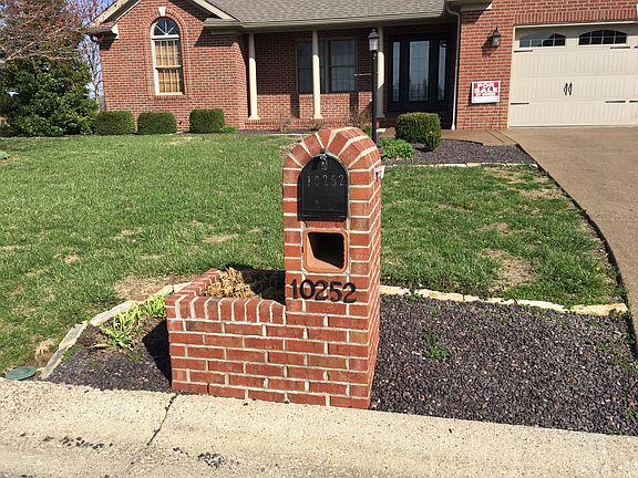 Brick mailbox with planter