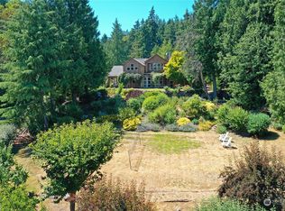 3998 El Cimo Ln NE, Bainbridge Island, WA 98110