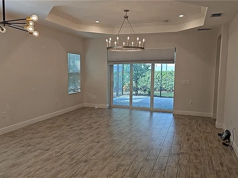 2305 Ariane Dr — Photo 8