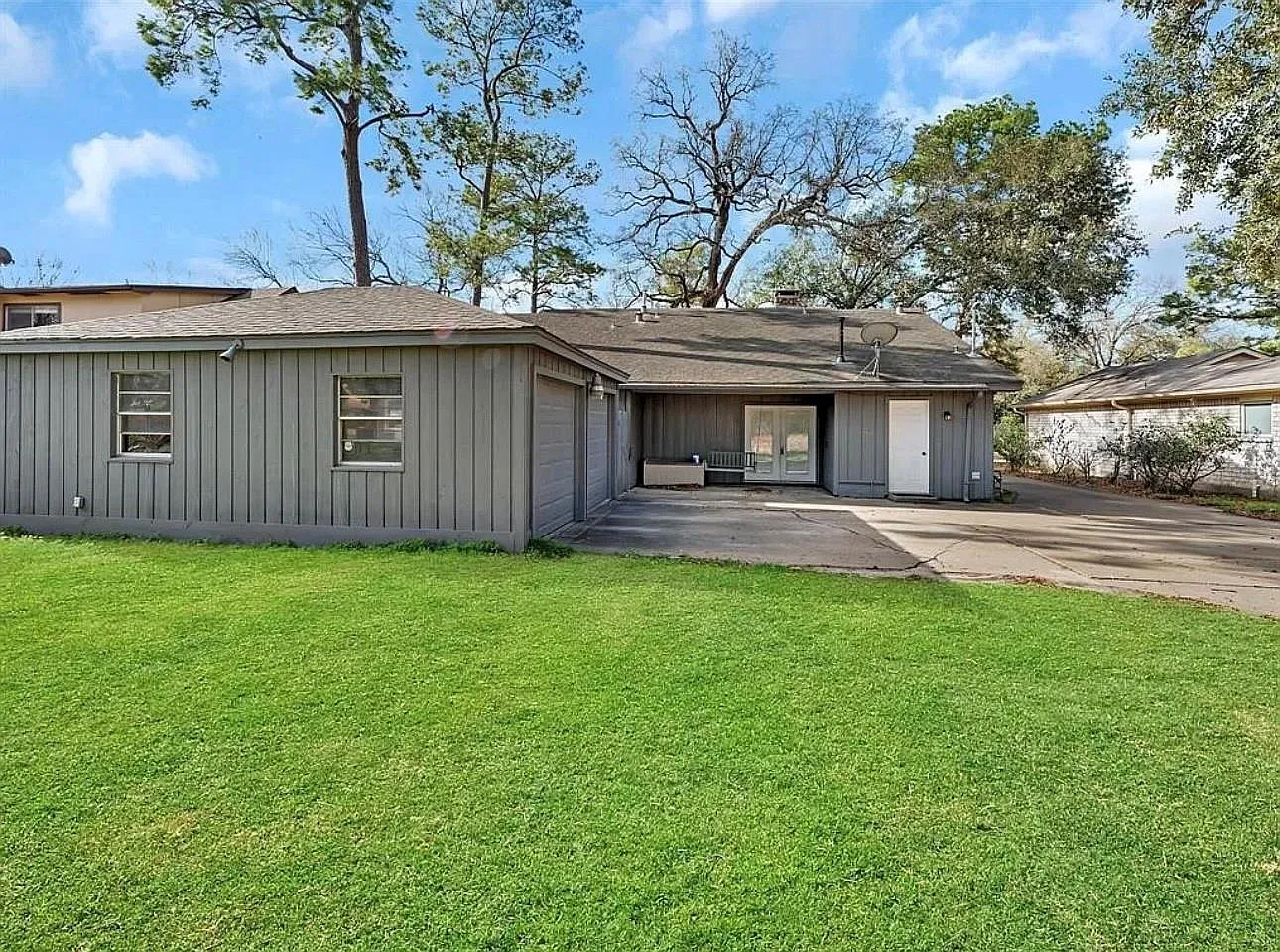 2 bed, 2.0 bath, 1983 sqft, $2,000 — Photo 1