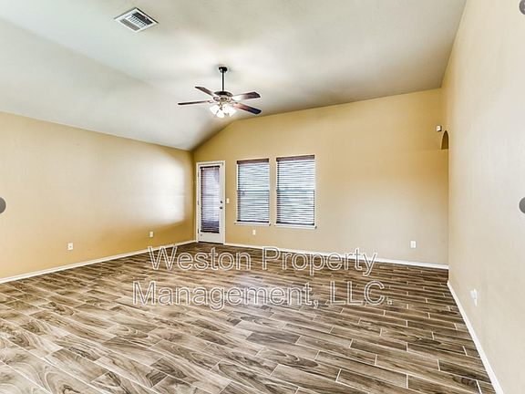 3rd image of 1709 Choctaw Wood Dr