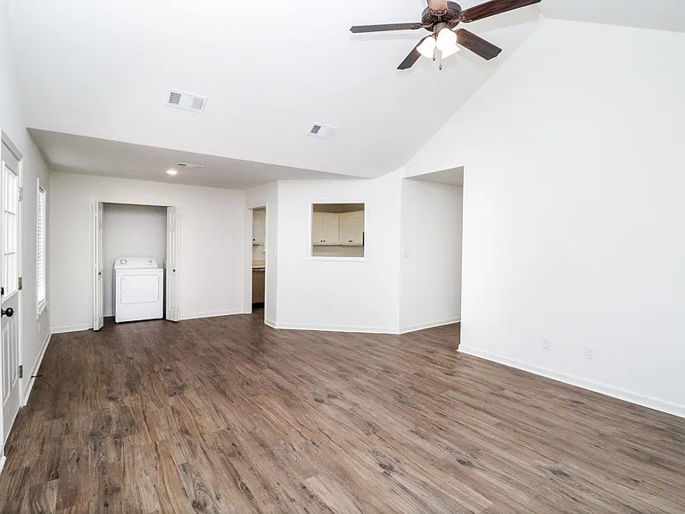10 County Road 3076 — Photo 5