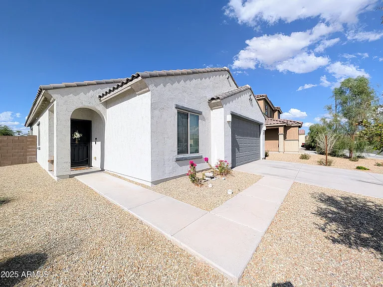 24458 W Verlea Dr — Photo 7