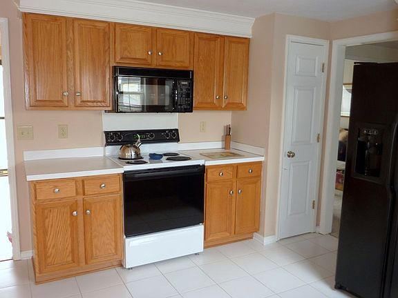 4th image of 7526 Sugarwood Ln