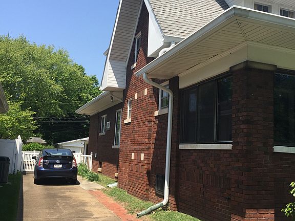 3rd image of 663 S Alvord Blvd