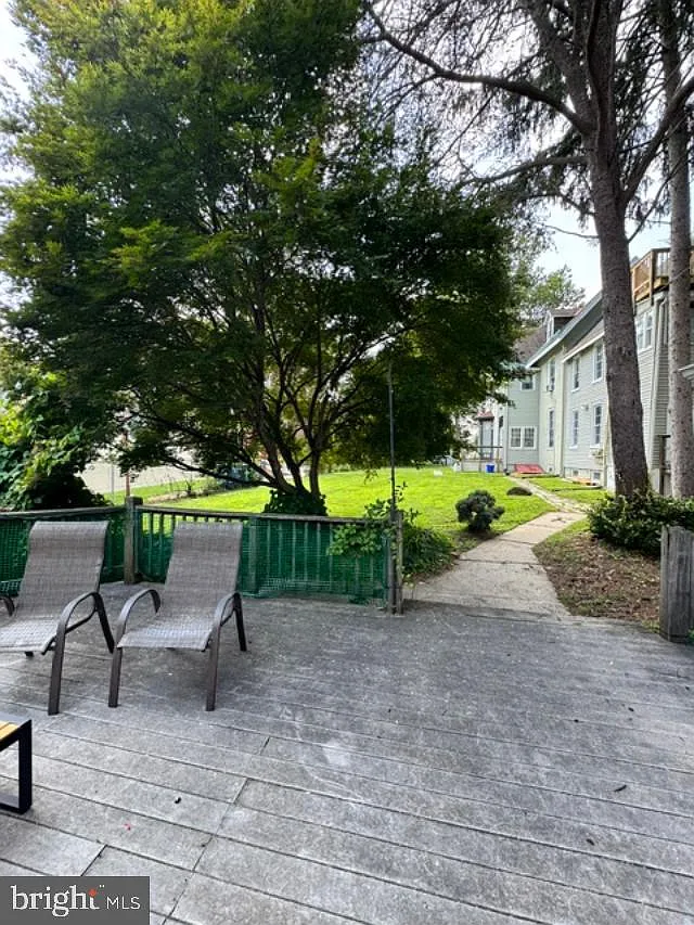 4 bed, 1.0 bath, 2200 sqft, $2,595 — Photo 4