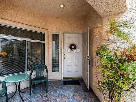 2nd image of 1429 Country Hollow Dr