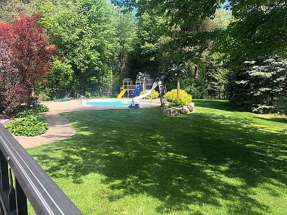 4th image of 6954 Woodlyn Ct