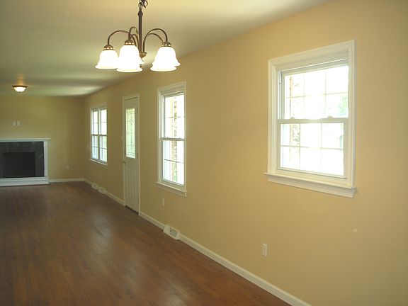 4th image of 10842 Rosewood Dr