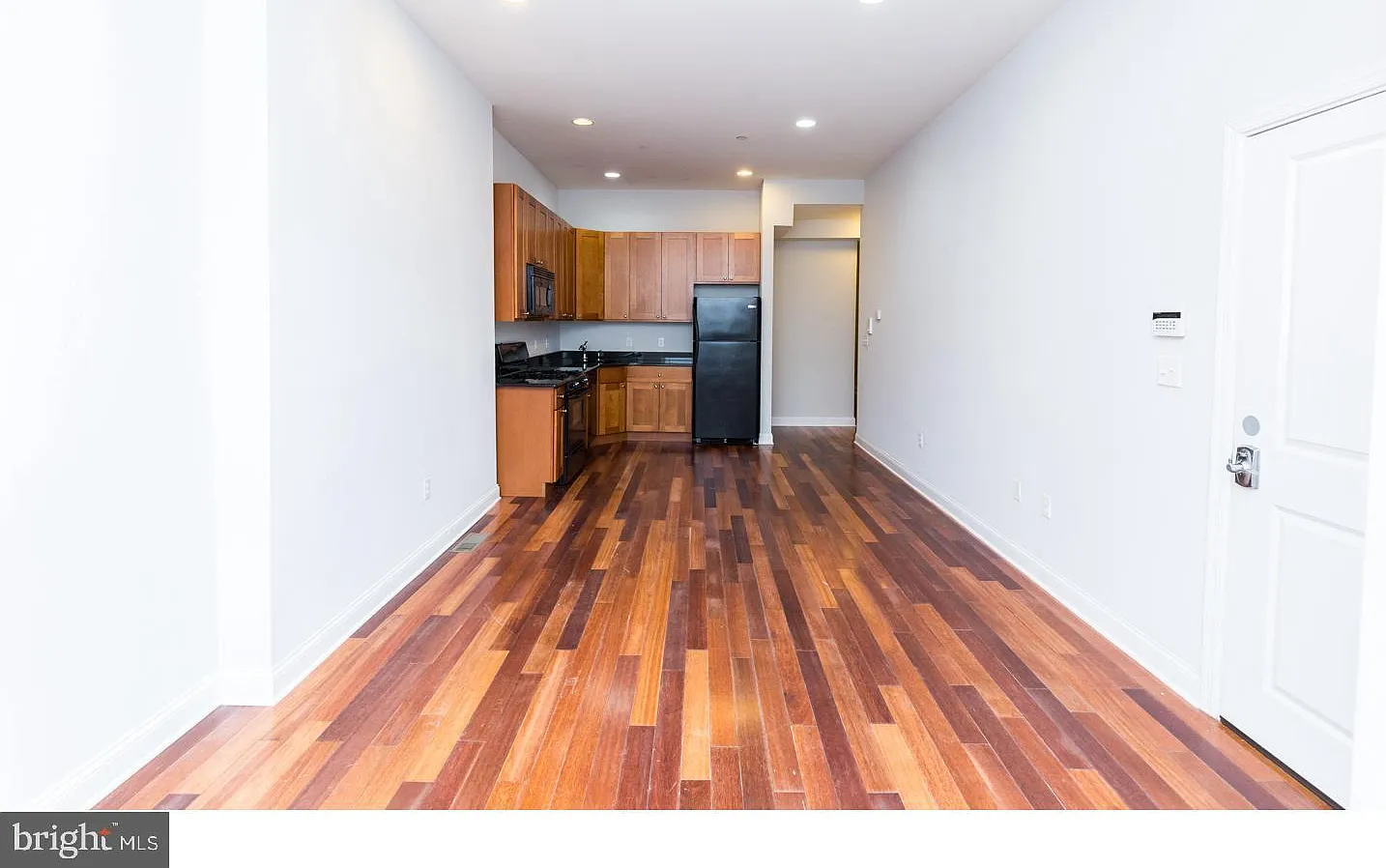 4 bed, 1920 sqft, $2,200 — Photo 1