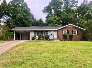 725 Ashview Dr, Winston Salem, NC 27103