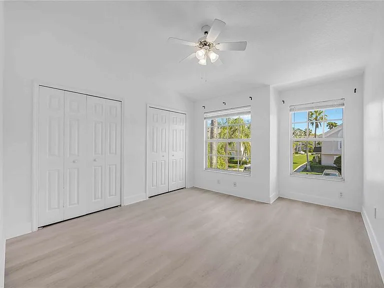 727 Kensington Lake Cir — Photo 33