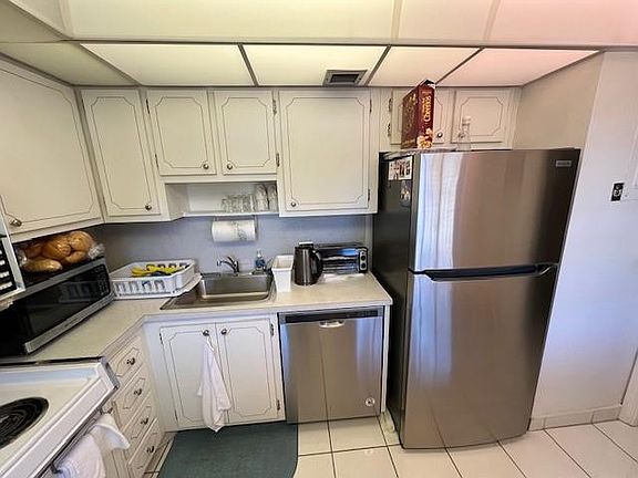 3rd image of 3200 N Palm Aire Drive #202